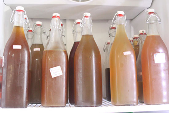 Bottled yeast extract from lotus leaves and flowers are used at Andong Hwaryeon