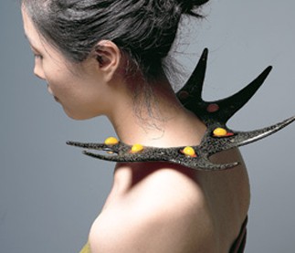 “Blooming Green Thorn,” ottchil shoulder piece / Courtesy of Yun Sang-hee