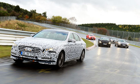 The fully-revamped Genesis sedan, on the front, is on the Nurburgring test circuit called "Green Hell" in Rheinland-Pfalz, midwest of Germany.
/ Courtesy of Hyundai Motor