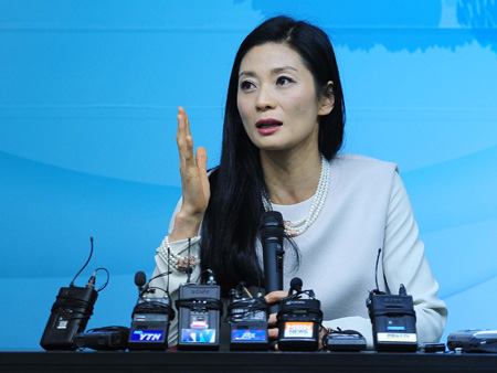 Kang Sue-jin, incoming director of the Korea National Ballet, speaks during a news conference in Seoul, Wednesday. (Courtesy of Ministry of Culture, Sports and Tourism)