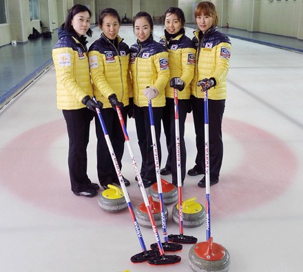 The Korean female curling national team, from left, Um Min-ji, Shin Mi-sung, Kim Ji-sun, Lee Seul-bee and Gim Un-chi became popular figures in Korea after the Olympics.