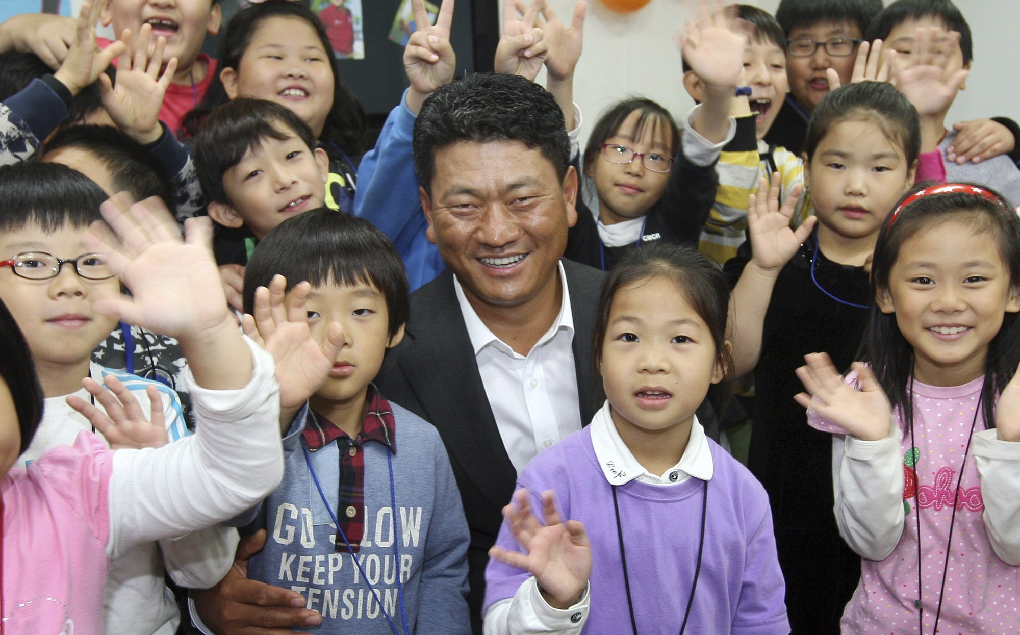 The KJ Choi Foundation (www.kjchoifoundation.org)  supports the hopes and dreams of youth around the world. (Newsis)