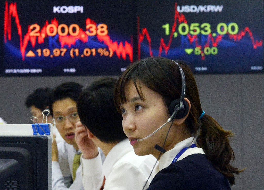 Korean won hit a two-year high against the dollar on Tuesday. (Newsis)