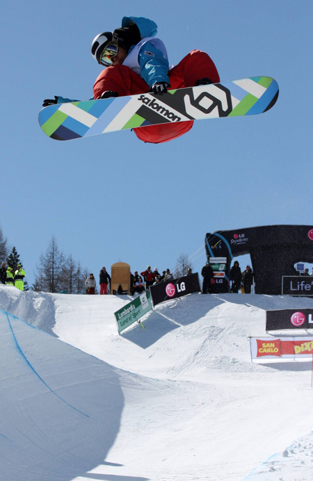 Snowboarder Kim Ho-jun aims to enter the Olympic finals in Sochi after he finished 26th at the Vancouver Games four years ago. (Korea Times)
