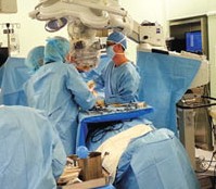 A medical team from Seoul National University Bundang Hospital’s Spine Center used the robotic system "Renaissance" in performing vertebrae operations, Wednesday. (Courtesy of Digital Times)