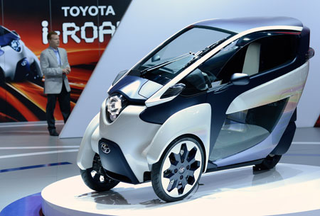 Toyota’s i-Road concept vehicle sits on display at the 2014 International Consumer Electronics Show in Las Vegas, Wednesday. (UPI-Yonhap)