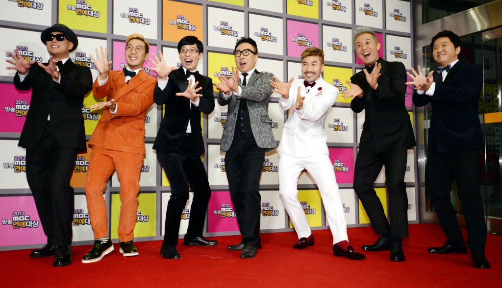 Cast of Infinite Challenge (from left) - Gil, Ha Ha, Yoo Jae-suk, Park Myeong-soo, Noh Hong-chul, Jeong Jun-ha, Jeonng Hyung-don. (Newsis)