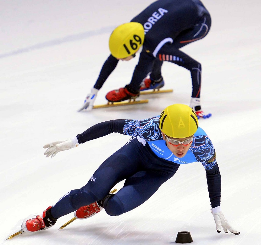 Viktor Ahn, front, formerly known as Ahn Hyun-soo, has been racing against Koreans since 2010, as a Russian.  (Newsis)