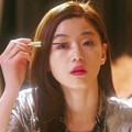 Actress Jun Ji-hyun, wearing a Yves Saint Laurent lipstick No. 52, appears in a scene from “Man From the Star.”