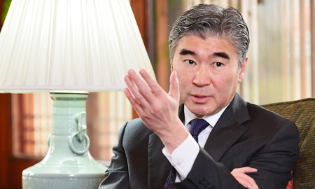 U.S. Ambassador to Korea Sung Kim speaks during an interview with The Korea Times at his residence, Habib House, in downtown Seoul, Thursday. (Korea Times photo by Shim Hyun-chul)