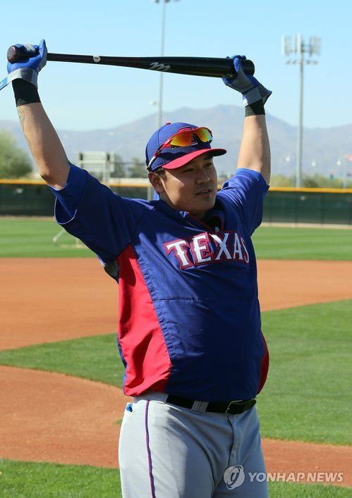 Choo Shin-soo has started off quiet in Texas.  (Yonhap)