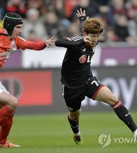 Son Heung-min scored on Wednesday to save his Bundesliga club. (Yonhap)
