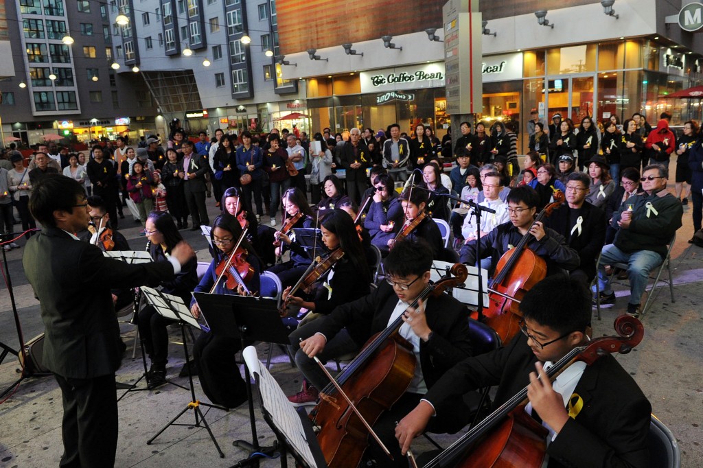 "Hope for a Sewol Miracle" takes place at Wilshire-Vermont Square on Saturday. / Park Sang-hyuk, The Korea Times