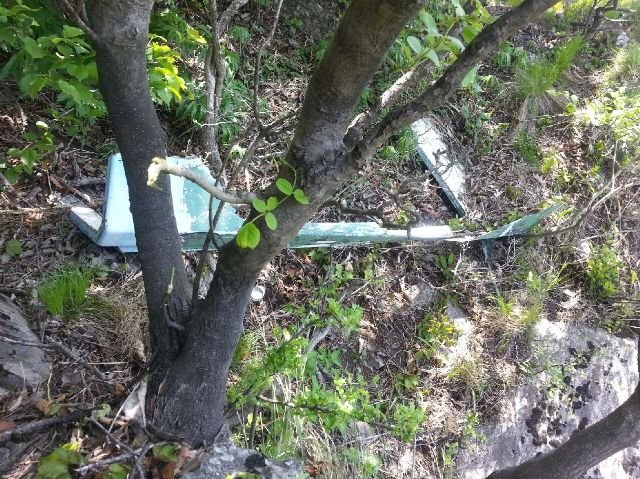 Seen here is part of a broken door once suspected as being a drone after it was reported by a citizen on Mount Cheonggye, Gyeonggi Province. A citizen reported the case on May 14, 2014 to the authorities, and investigators confirmed it was not an aerial vehicle. (Yonhap)