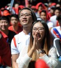 Fans look on during the Korea-Russia match on June 17 at Wilshire Park Plaza. (Park Sang-hyuk / The Korea Times)