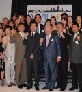 David Ryu, sixth from the left, poses with Bright World Foundation Chairman Hong Myung-ki and Korea Times President Chang Jae-min at a fundraiser Friday.