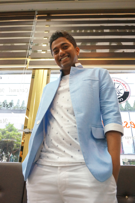 Actor Sazal Kim poses at a cafe in Incheon, west of Seoul on July 17. (Baek Byung-yeul/The Korea Times)