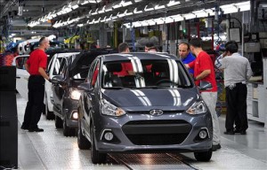 Hyundai Motor Co.'s Turkey production plant churning out i10 supermini vehicles. (Yonhap)