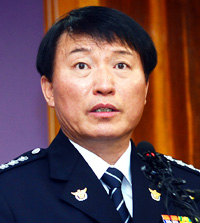 Woo Hyung-ho, head of the Suncheon Police Station, was fired from his post on Tuesday. (Yonhap)
