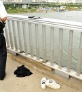 On July 11, 2014, two high school girls almost simultaneously attempting to jump off the Mapo Bridge were rescued by police. (Newsis)