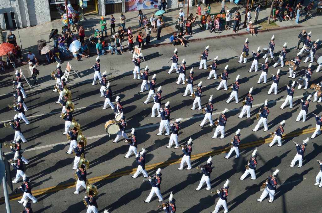A band marches down Olympic Boulevard during the Korean Parade Saturday. (The Korea Times)