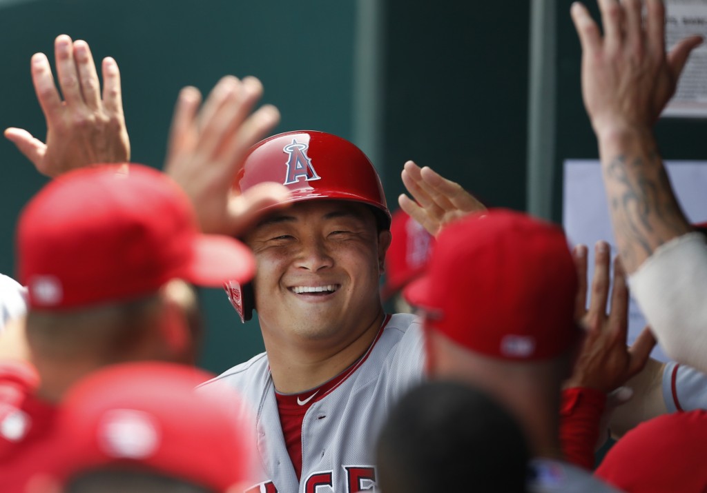 Hank Conger has a reason to celebrate. (Korea Times file)