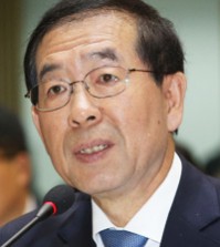Park Won-soon is receiving mixed reactions from South Korean citizens after openly supporting gay marriage. (Korea Times file)