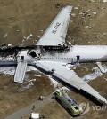 The wreck of Asiana Flight 214 at San Francisco International Airport (Yonhap)