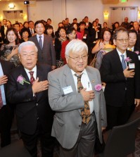 Congressman Ed Royce, second from left, with Bright World Foundation Director Hong Myung-ki, Congressman Mike Honda and The Korea Times CEO Chang Jae-min at the 4th  Korean American Political Conference & Next Generation Leadership Forum Monday night at The Line Hotel. (Park Sang-hyuk/The Korea Times)