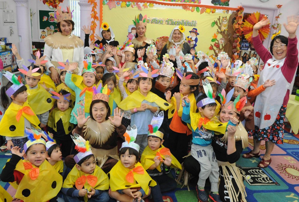 Children dressed up as turkeys Wednesday at Lily Preschool & Kindergarten in Los Angeles' Koreatown. (Park Sang-hyuk/The Korea Times)