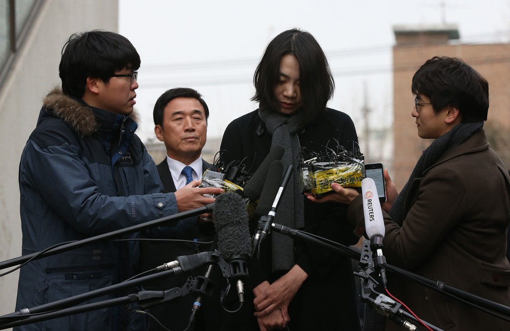 Cho Hyun-ah, the eldest daughter of Korean Air Chairman Cho Yang-ho and former vice president of the airline company, appears at Aviation and Railway Accident Investigation Board in western Seoul on Dec. 12, 2014, to be questioned for ordering a crew member to leave a plane over an alleged breach of snack-serving protocol. (Yonhap) 
