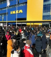 People line up in front of the Swedish furniture brand IKEA store in Gwangmyeong City, south of Seoul, on Dec. 18, 2014. IKEA plans to open four more stores in South Korea in the near future. (Yonhap)