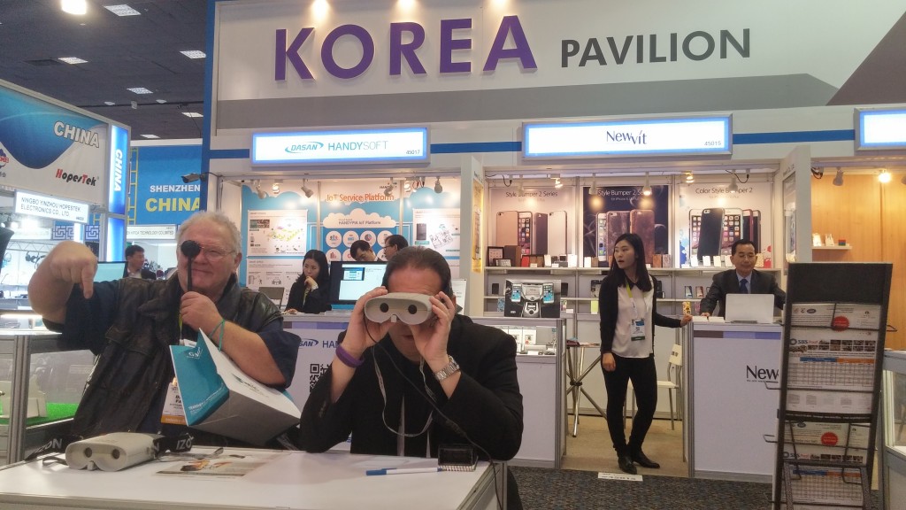 KOTRA installed Korea Pavilion at CES 2015 with 54 Korean tech businesses. KOTRA LA Director General Park Dong-hyung said participation of Korean companies in the event had increased 35 percent since last year.