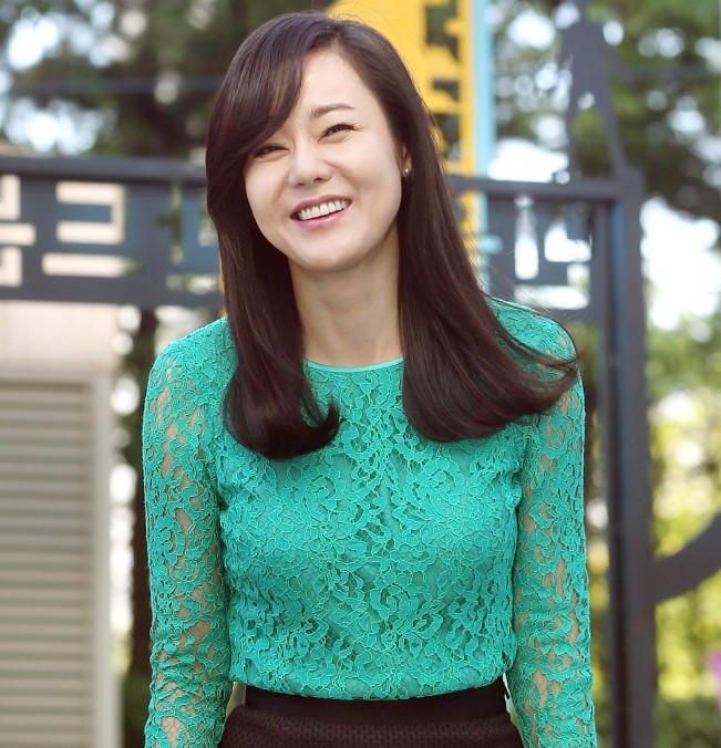 Actress Kim Yun-jin to walk BIFF red carpet for ‘Ode to My Father