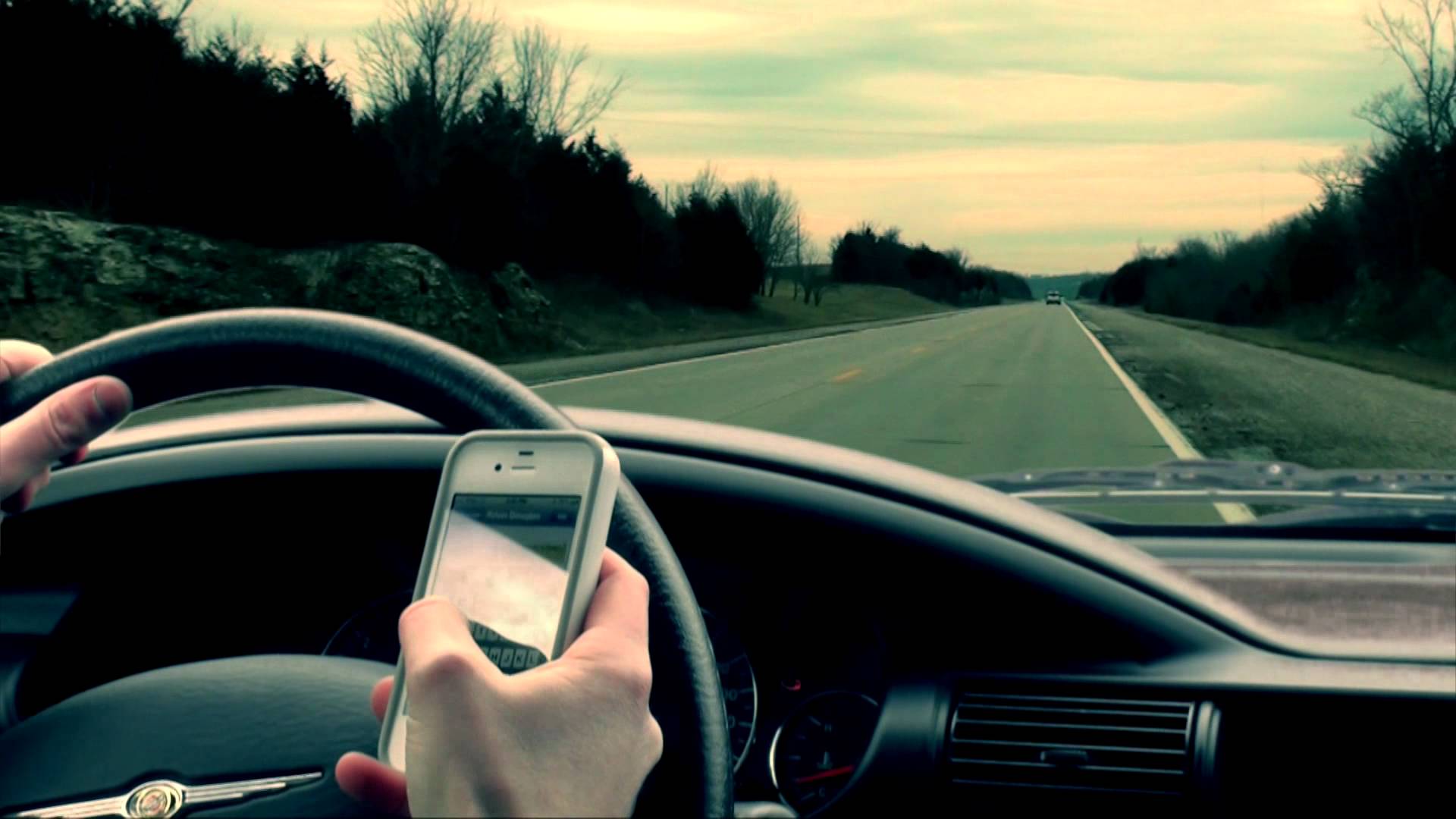 driving while text texting koreans screenshot korea