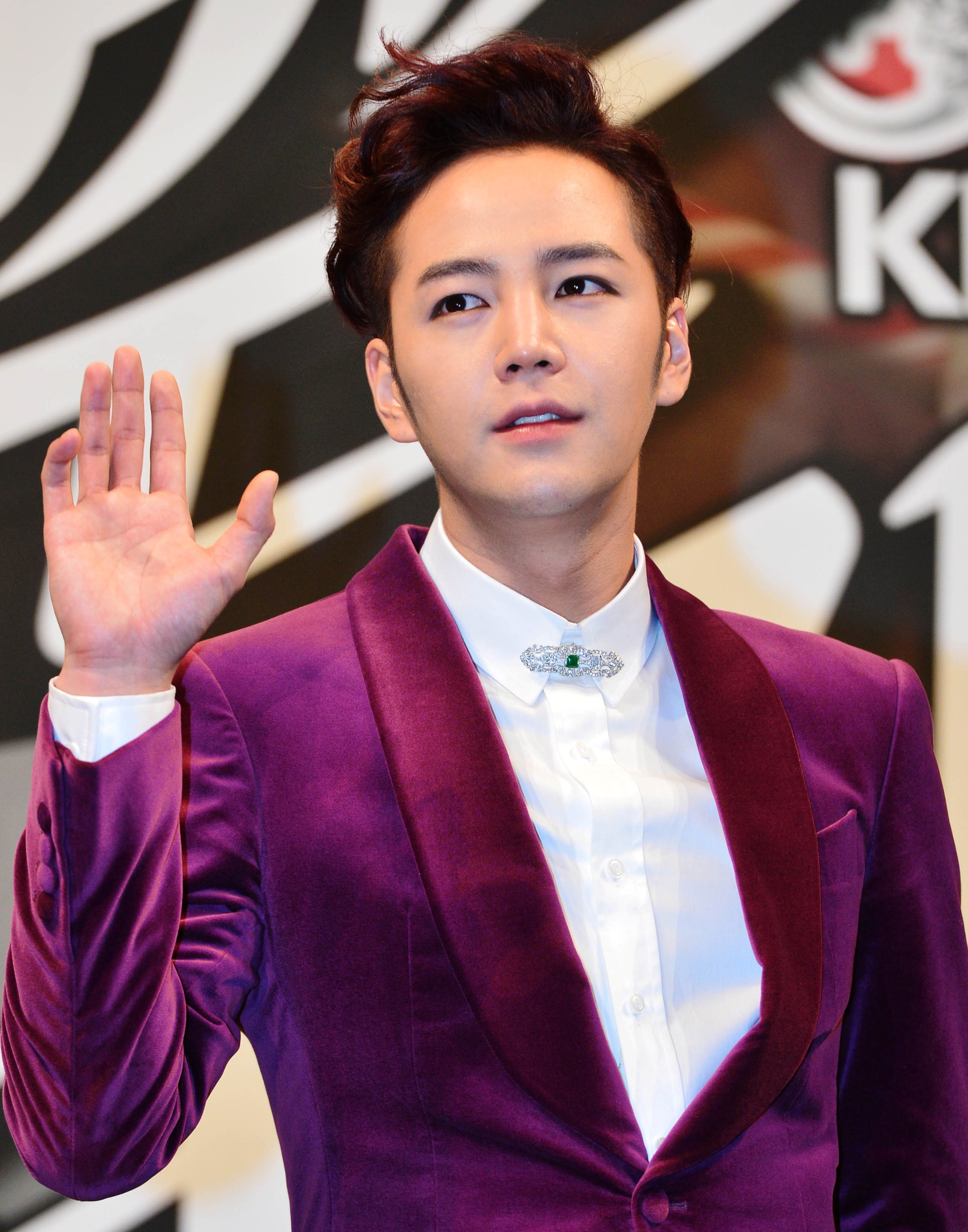 Jang Geun-suk to leave upcoming TV variety following tax evasion