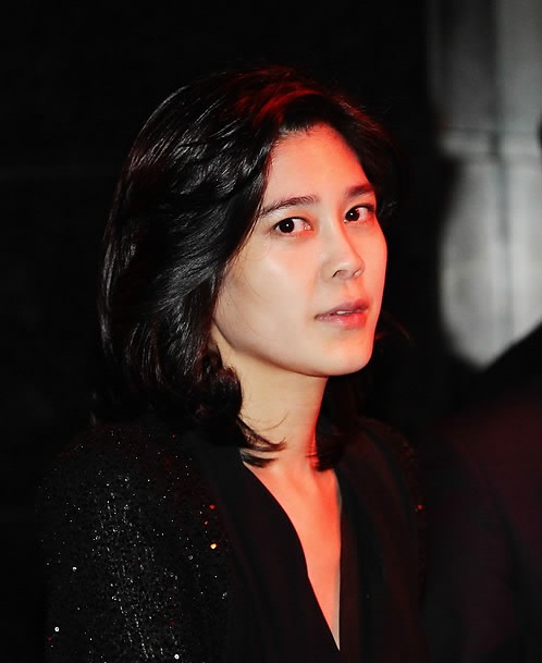 Lee Boo-jin, the eldest daughter of Samsung Group Chairman Lee Kun-hee, leaves an event at the Shilla Hotel in Seoul on Jan. 9, 2012 to mark the 70th birthday of her father. Boo-jin serves as the chief executive officer and president of the hotel company, one of Samsung's affiliates. (Yonhap)