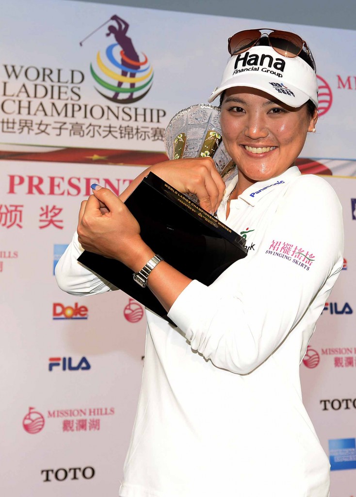 Ryu So-yeon hugs her trophy after winning the LET's Mission Hills Championship. (Courtesy of Mission Hills / Yonhap)