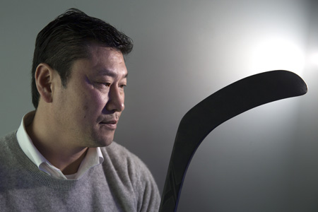 The coach of the men's national ice hockey team, Jim Paek, poses after an interview with The Korea Times at the Korean Olympic Committee headquarters in Songpa District, Seoul, Feb. 25. (Korea Times photo by Choi Won-suk)