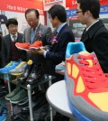 North Korean-made shoes on display (Yonhap)