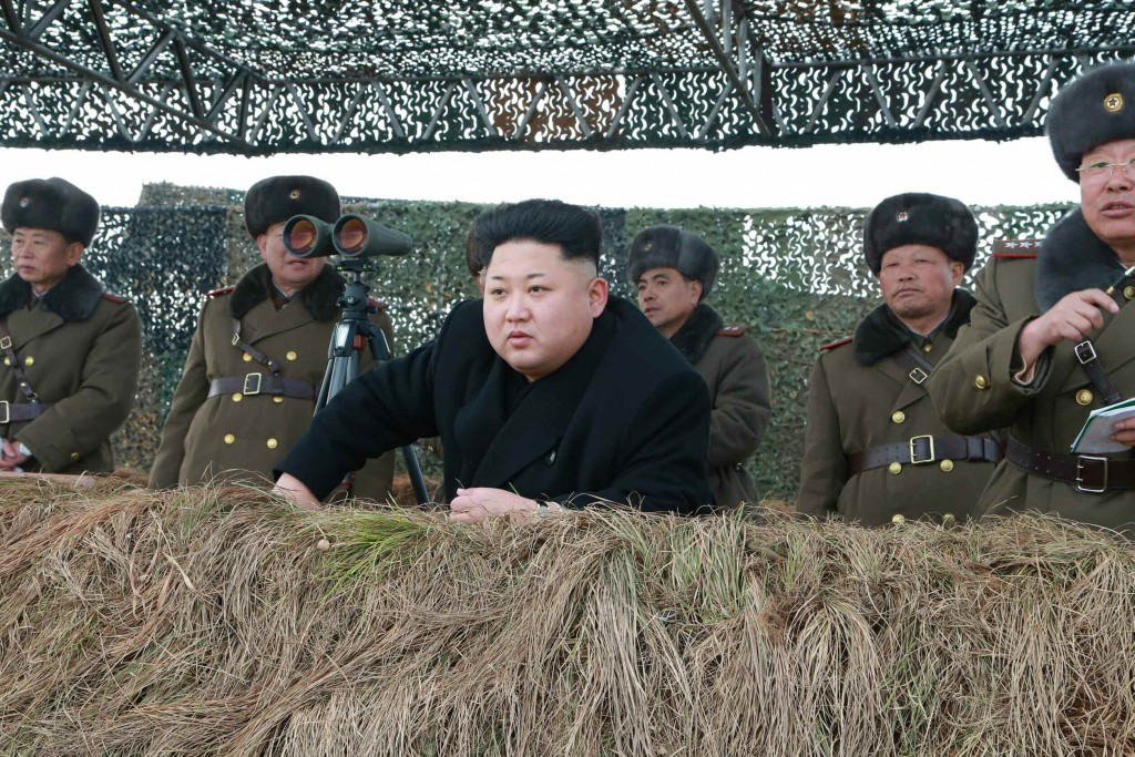 This Rodong Sinmun photo released on Jan. 27, 2015, shows North Korean leader Kim Jong-un observing the military's river crossing training. (Yonhap)