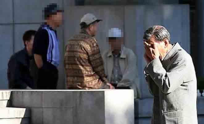 Violent crimes committed by elderly people have surged 40 percent in the last two years in South Korea. (Yonhap)