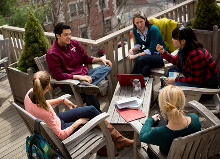 Students chat on the terrace of the Gutman Library on the Harvard Graduate School of Education (HGSE) campus in Massachusetts, in the U.S. (Courtesy of HGSE) 