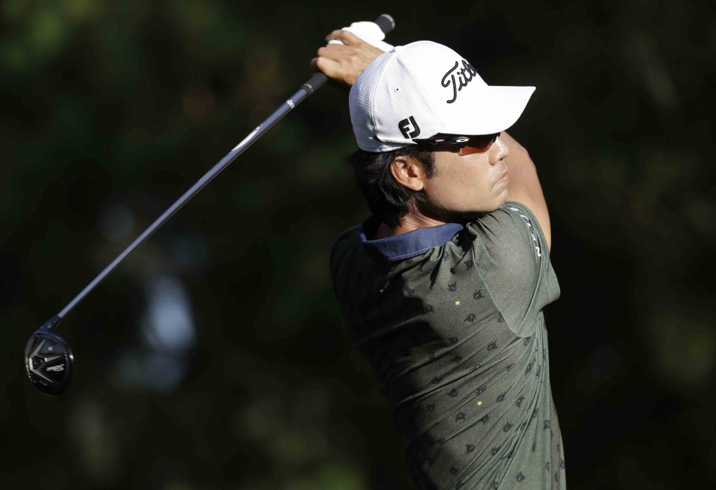 Kevin Na hits from the 16th tee during the first round of The Players Championship golf tournament Thursday, May 7, 2015, in Ponte Vedra Beach, Fla., Fla. (AP Photo/Lynne Sladky)