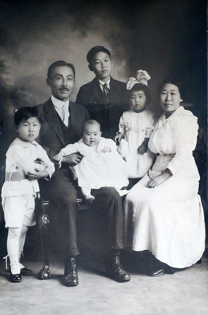 The Ahn family, with Dosan Ahn Chang-ho, second from left, and Susan Ahn Cuddy, second from right