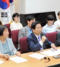 Korean American Federation of Los Angeles President James Ahn, ___, announced the 70th anniversary celebration of Korean independence Monday. (Park Sang-hyuk/Korea Times)
