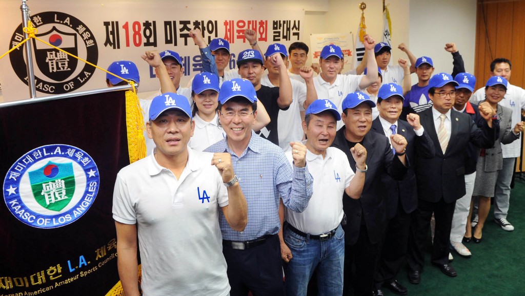 One hundred athletes and staff from the Los Angeles branch of the Korea Sports Association will attend the 18th Korean American National Sports Festival in Washington, D.C., June 19 to 21. (Korea Times)