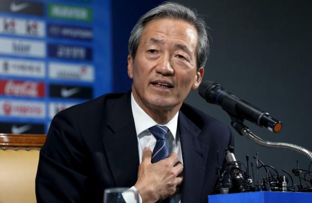 Chung Mong-joon, former FIFA vice president, speaks at a press conference in Seoul on June 3, 2015, discussing the corruption scandal that has marred the top football organization. (Yonhap)