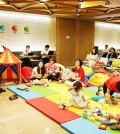 A participant in Google's ‘Campus for Moms' program introduces the plans to run her startup business during a gathering at the Google Campus Seoul in Samseong-dong, southern Seoul, Tuesday. (Courtesy of Google Campus Seoul)