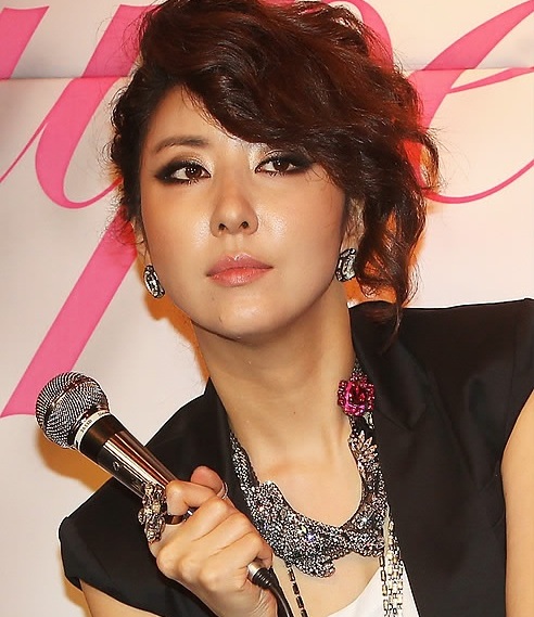 DC Korean festival invites Korean pop queen Kim Wan-sun – The Korea Times